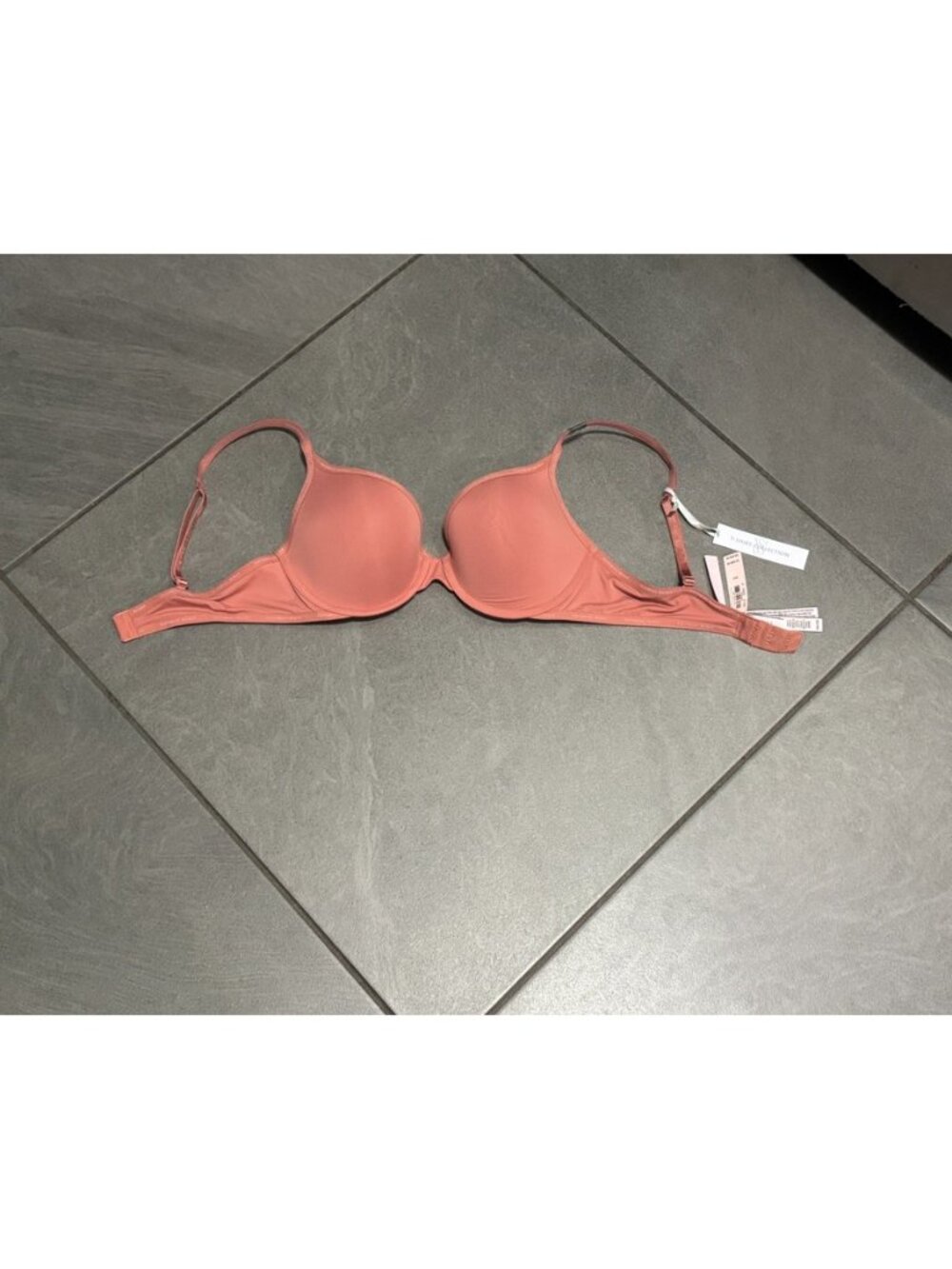 Victoria’s Secret T-Shirt Push-Up Full Coverage Bra – Size 34C – NWT's